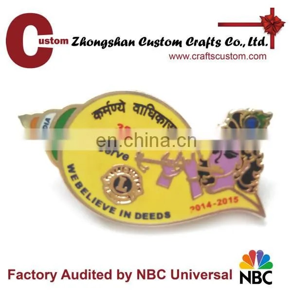 2016 new product custom design silver glitter trendy badge
