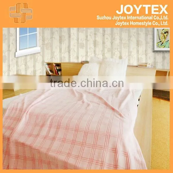 150D/288F 2013 plaid Warm roll Printed coral Fleece Blankets/Throws/pink fancy design cutting 100% polyester for home