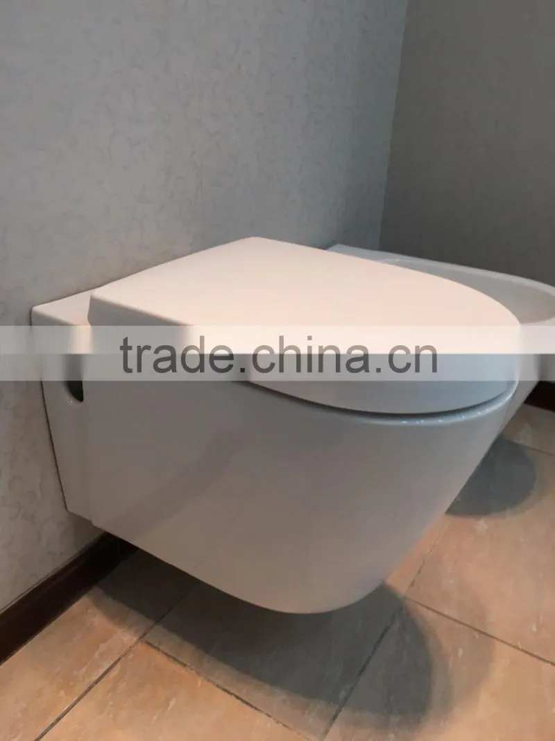 Fashion Design Ceramic Western Porcelain Wall Hung WC Toilet Bowl