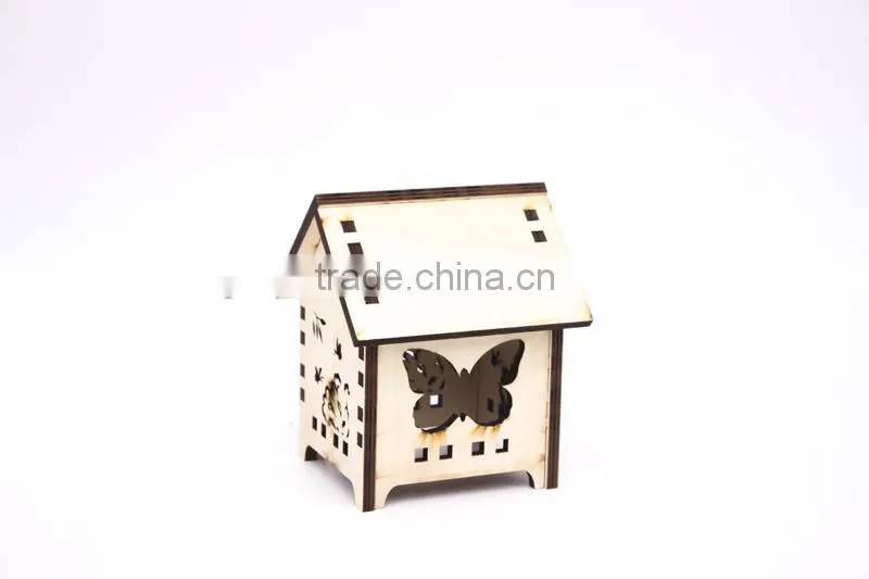 BIRD HOUSE WITH BUTTERFILY IMIGE