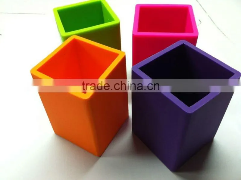 2015 hot sell bargain price silicone pen container/pencil holder