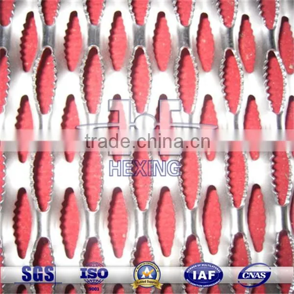 The crocodile mouth shape perforated metal walkway the best choice for machinery pedal
