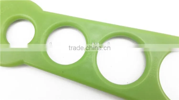 Plastic pasta spaghetti measuring tool