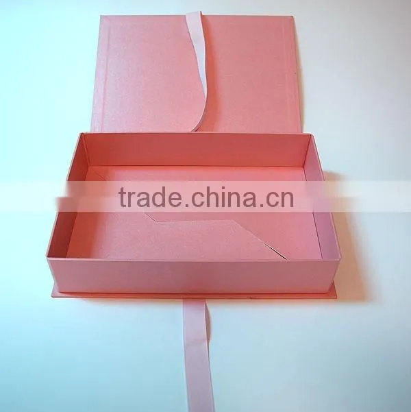 Costom printed luxury foldable boxes pp with ribbon