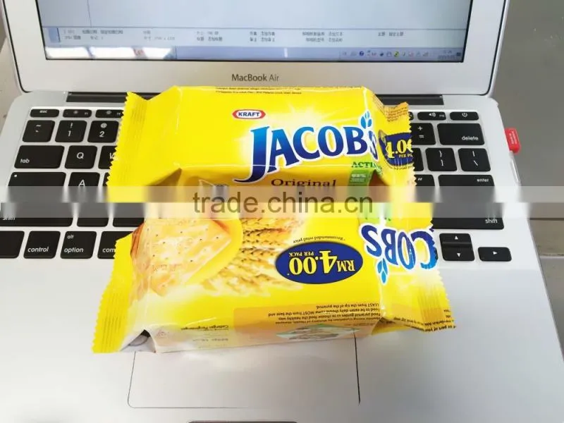 Biscuits on-edge packing machine