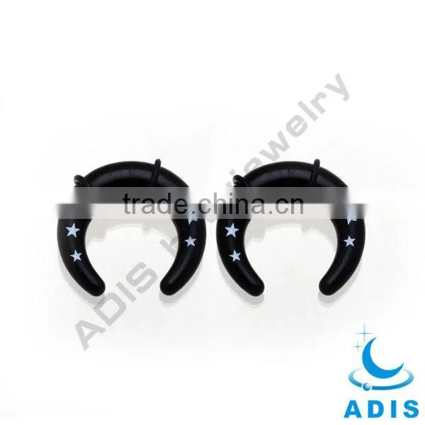 Newest fashion o-ring black acrylic body piercing buffalo horn jewelry