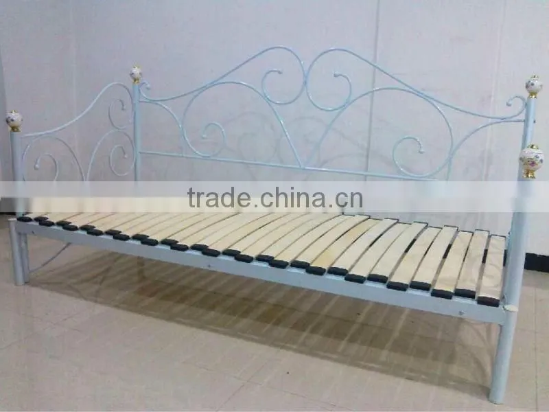 single lastest day bed