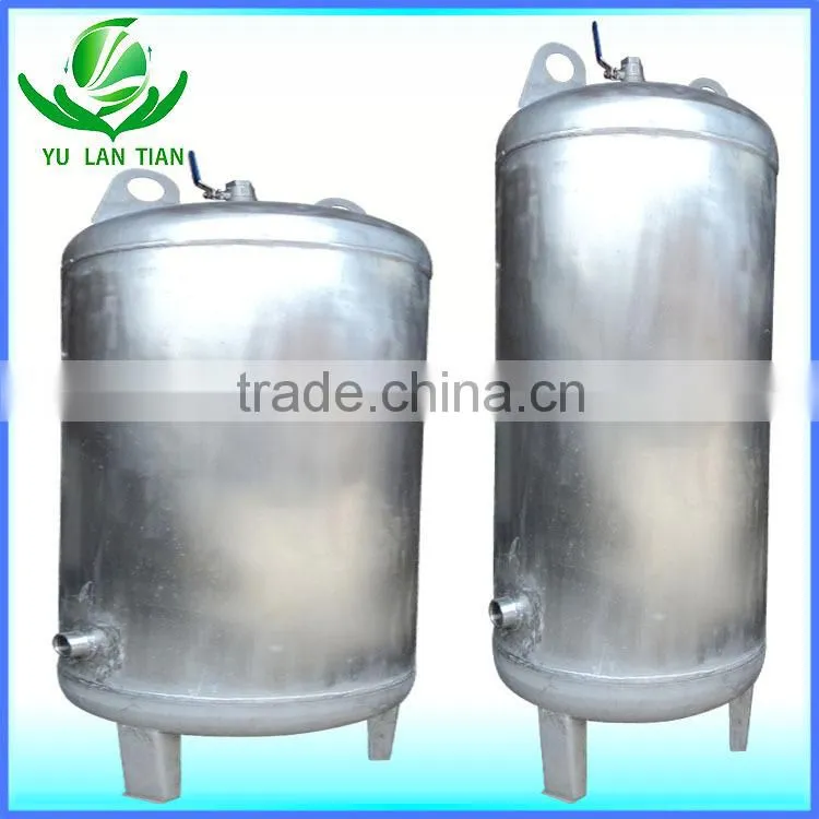 Compact structure stainless steel storage tank