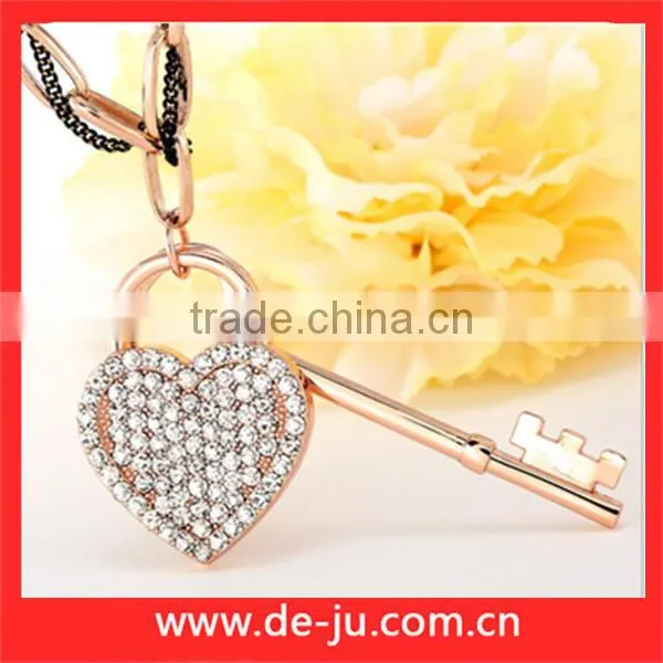 Unique Fashion Charm Heart and Key Sweater Necklace