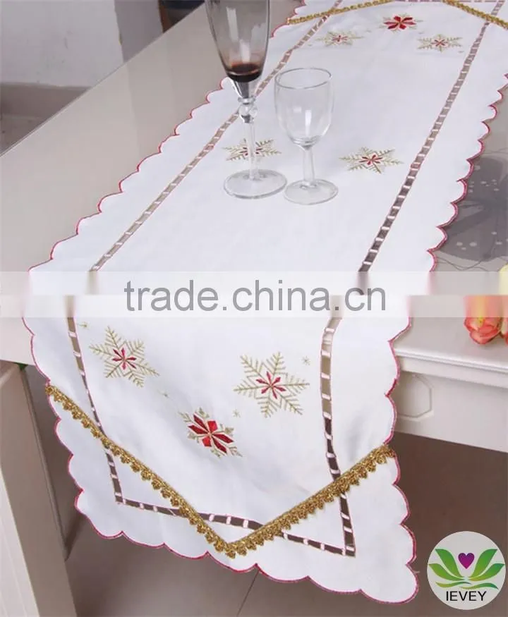 2015 china hot Christmas golden ribbon brocade santa claus wholesale christmas jacquard fabric for tablecloth