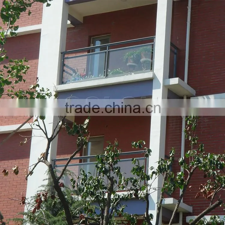 Glass and aluminum material swimming pool fence