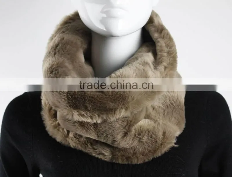 100% POLYESTER FAKE FUR INFINITY SCARF