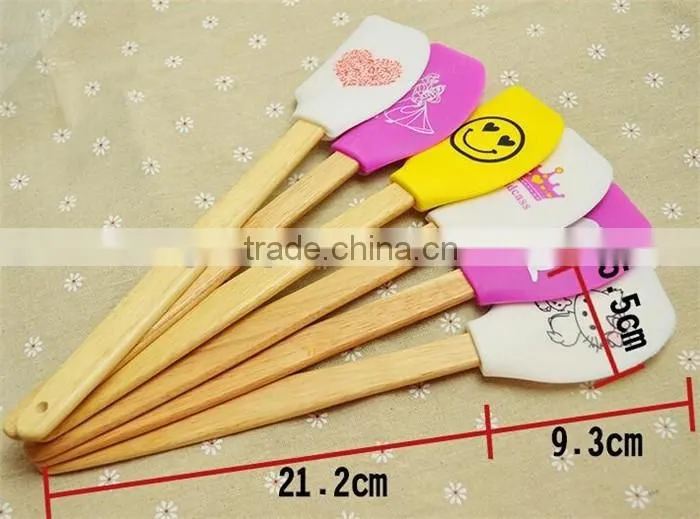 Wooden Handle silicone spatula ,Food Grade heat resistant silicone spatula private label, fashion silicone spatula