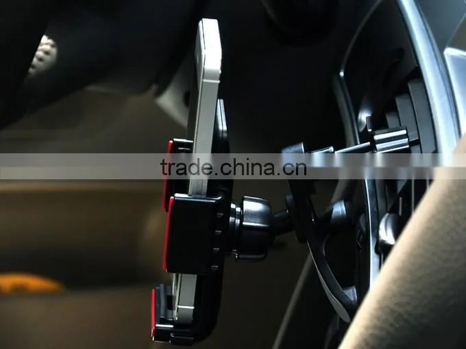 Outlet automatic vehicle mounts