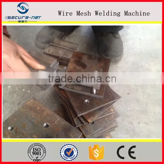 Welded wire mesh bending machine