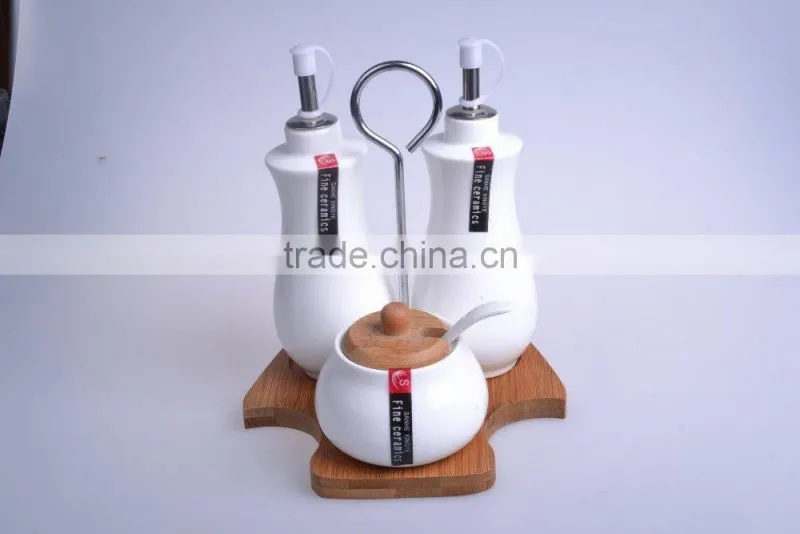 hot sale high quality 2015 new style magnesia porcelain canisters/pepper bottle sets/3pcs pepper shakers sets