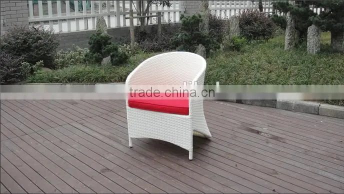 Rattan coffee shop tables and chairs