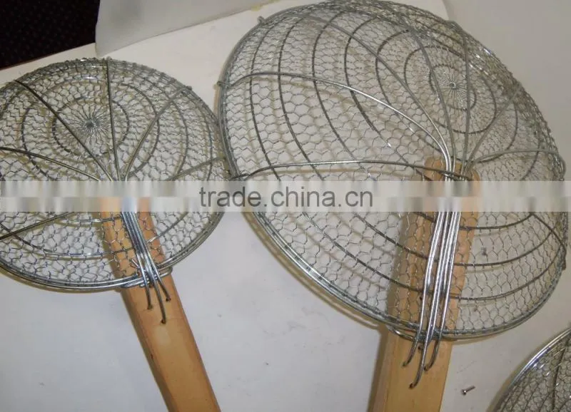 Hot sale stainless steel/zink plated metal noodle skimmer with bamboo handle