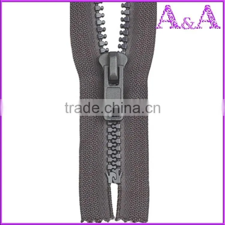 hot-selling #5 strong plastic zipper with strong teeth with different color,size,plastic zipper bags or zip