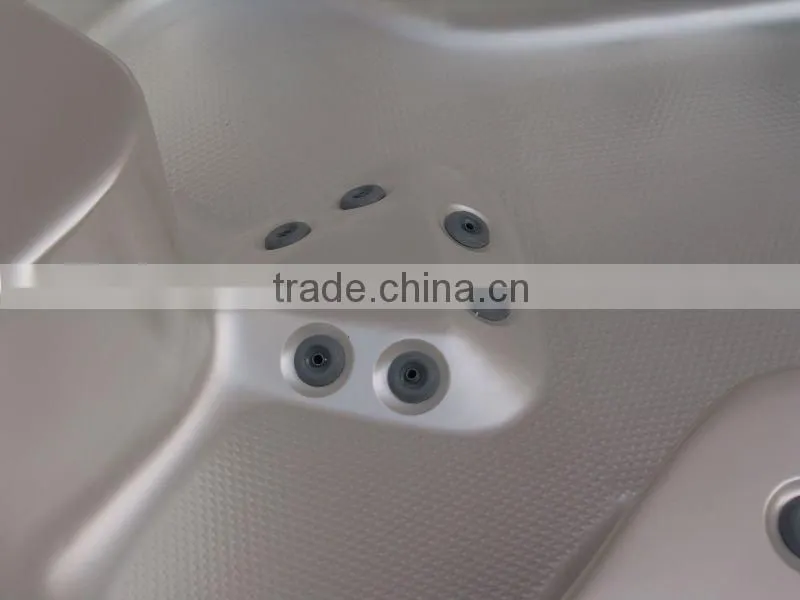 Whirlpool hot tub for outdoor indoor use