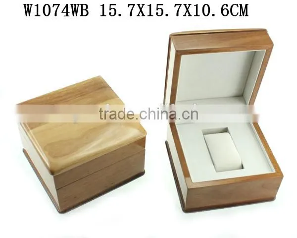 W1074RD Popular Varnish Wooden Jewelry Ring Box With Hinge