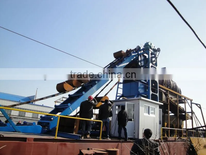 Bucket type gold and diamond dredger
