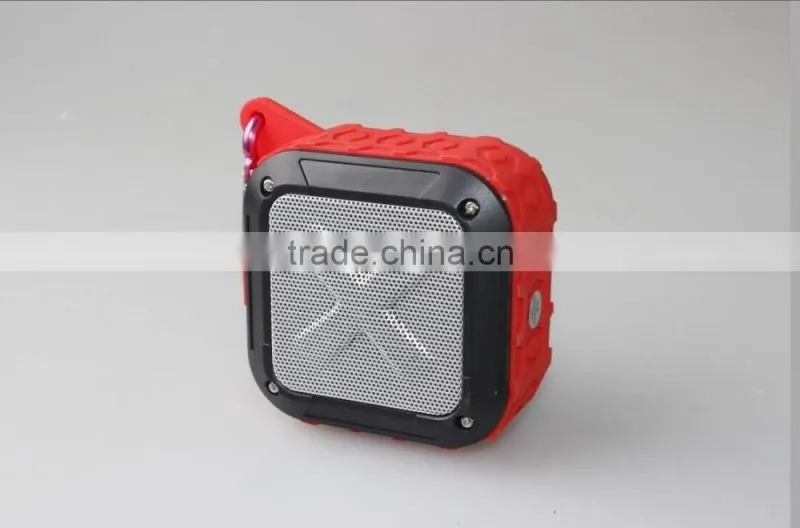 New Arrival Mini Outdoor Portable Waterproof Hook Type Solar Bluetooth Speaker With FM Radio Support TF Card