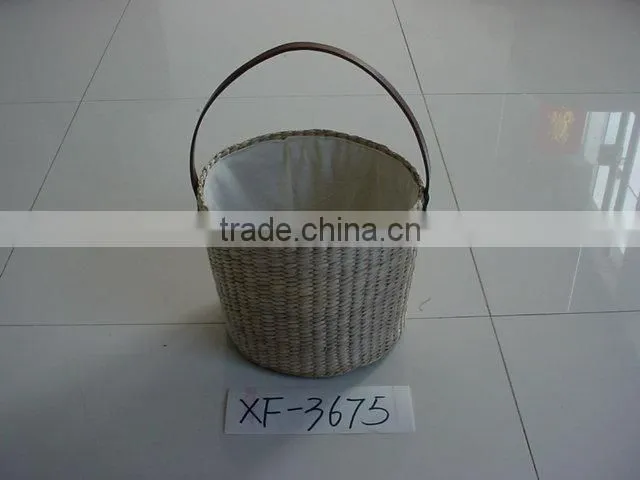 Natural white water hyacinth food basket with handle for Christmas