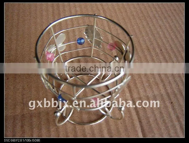 Round silver wire decorative with mix pearl plastic cup holder