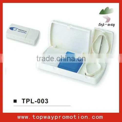 hot promotion plastic round pill box with tablet cutter