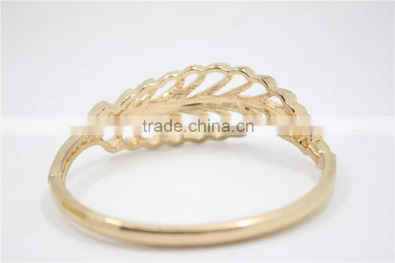 Gold Plated Fashion Design Feather Metal & White Diamond Open Cuff Bangle Bracelet For Women Gift For 2016New Intrend style
