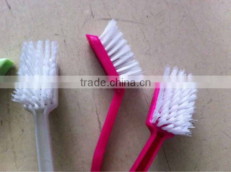 dish cleaning brush