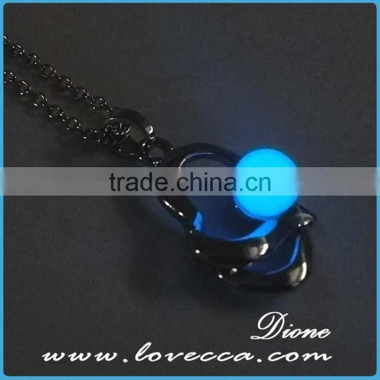 Plated noctilucent necklace pendant women heart shape glow dark necklace