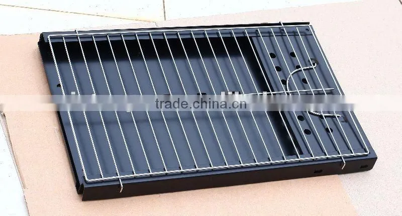 Folding barbecue tool