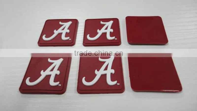 2016 China custom 3d PVC rubber labels embossed rubber patch with hook backing