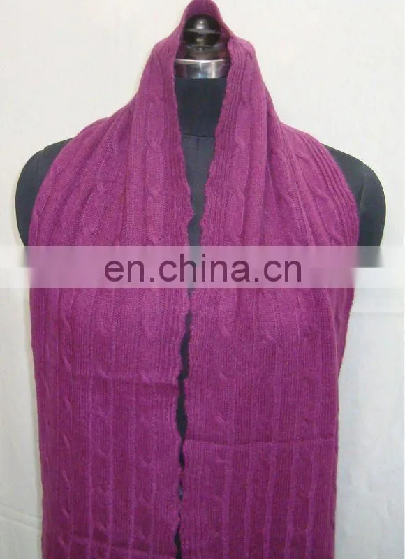 Cashmere Scarf in cable knit