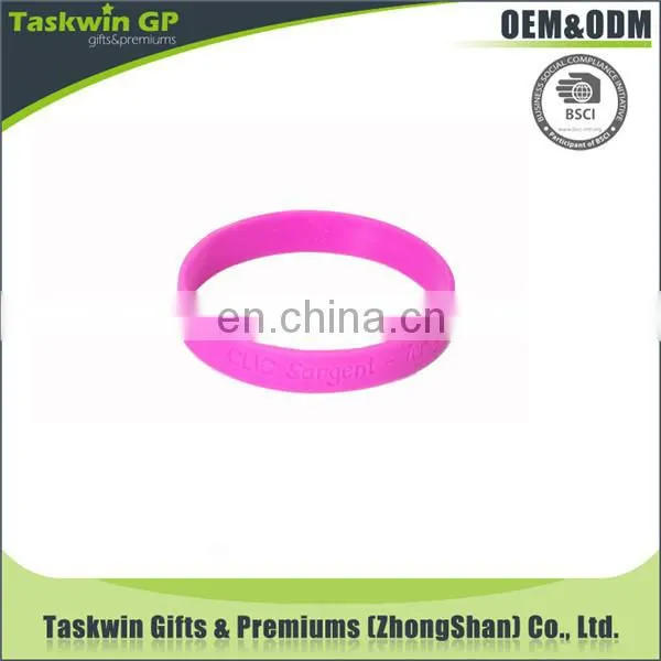 Custom debossed logo bulk cheap silicone wristbands