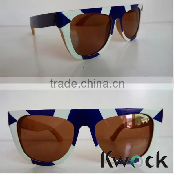PC Frame Material and Photochromic Lenses Optical Attribute Skateboard wood sunglasses