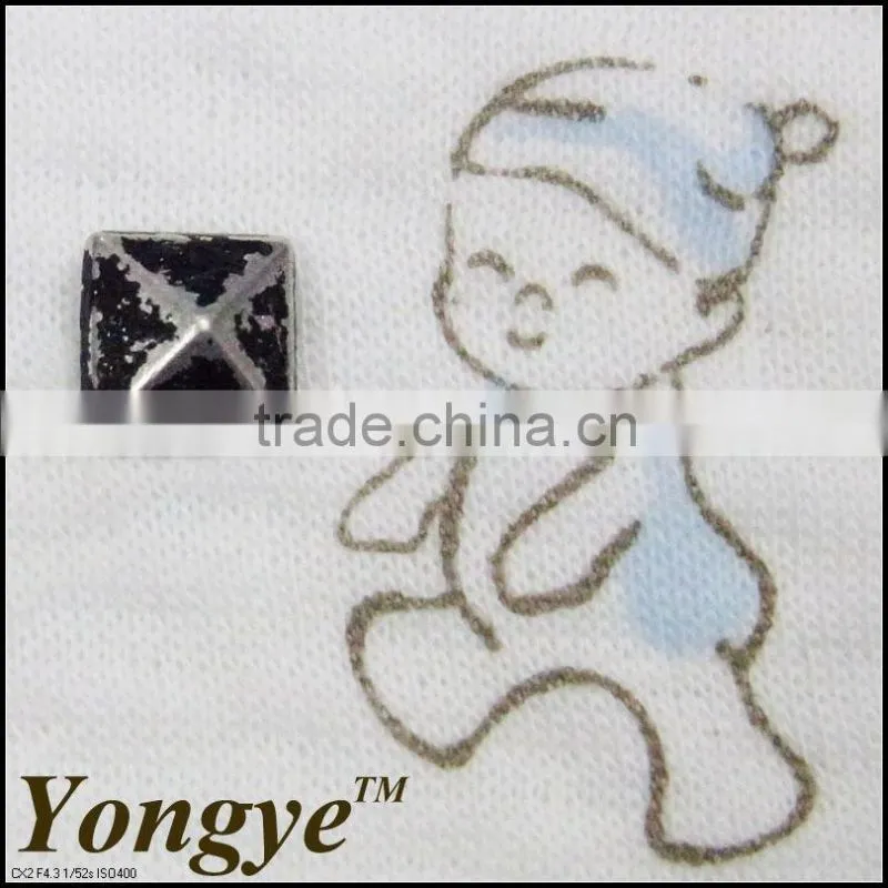 Square metal rivet