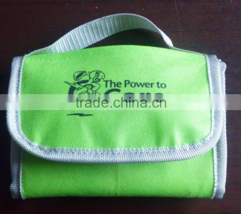 Folding Cooler Bag used for dinner and hamburger packing