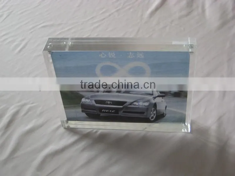 L Shape Acrylic Photo Frame in Clear Color