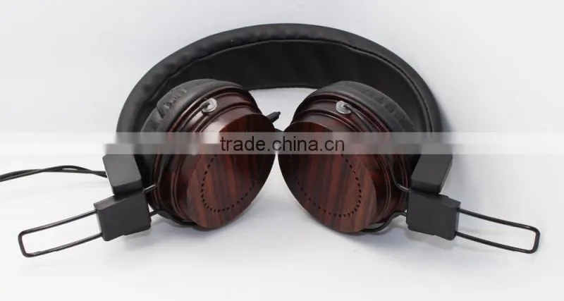 New ! wood headphones custom logo over ear high quality with good sound headset
