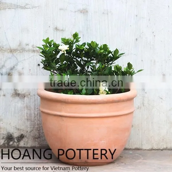Quality Terracotta Pot Outdoor , Vietnamese Ceramic Planter Garden Decor