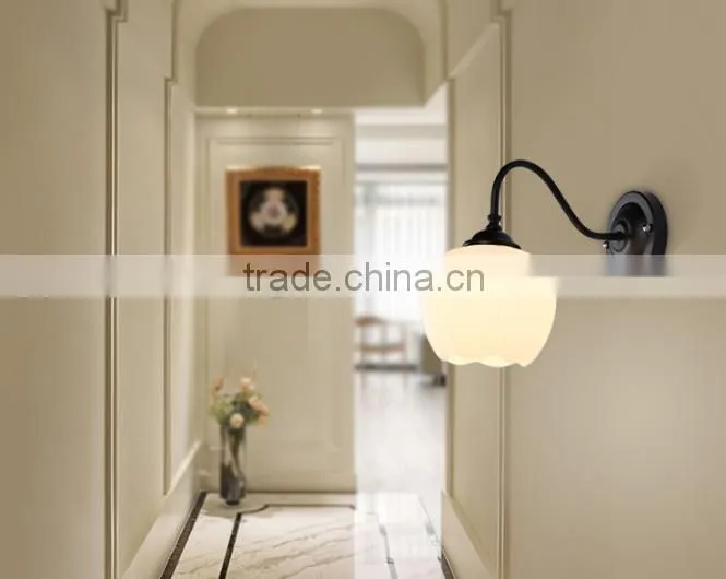 High Quality Cheap Price Glass Round Shape Wall Light Indoor Decor Wall Lamp Iron Base Wall Lamp