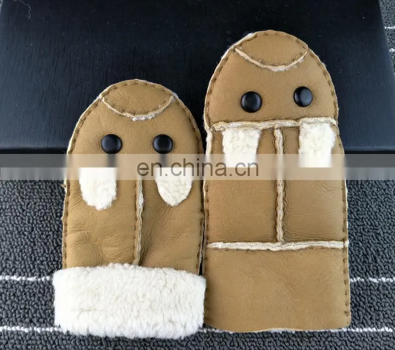 Manufacturer wholesale Lovely Baby Lambskin Gloves Warm Mittens Fur Gloves