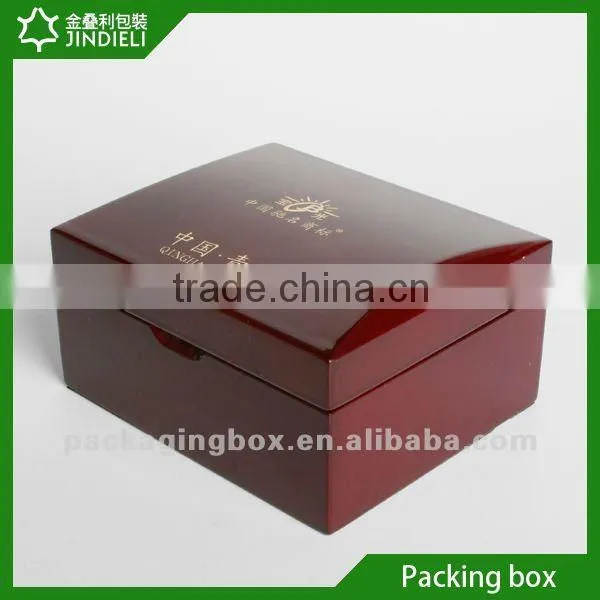 Lacquered boxes