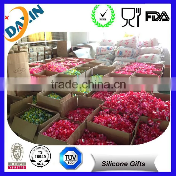 promotional gifts silicone hand sanitizer holders hand gel holders