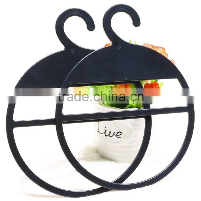 QD-Z88 Useful plastic round tie/scarf hanger for display