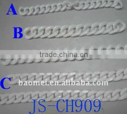 2.5cm dark red plastic chain