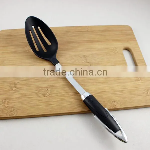 6 PIECE NYLON KITCHEN TOOLS SET